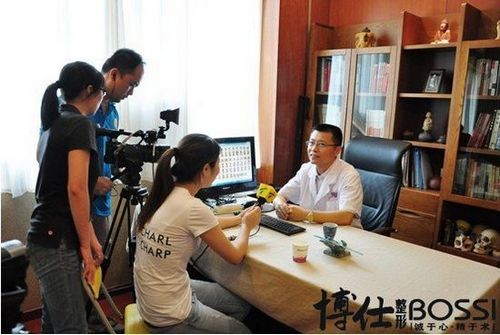 建军博士接受广东电视台采访 深谈整形行业发