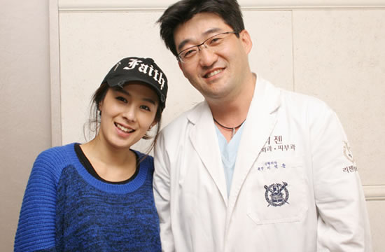 歌手蔡妍来访韩国丽珍整形医院