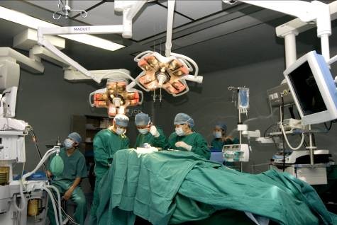 宁波第二医院整形医生正在手术中