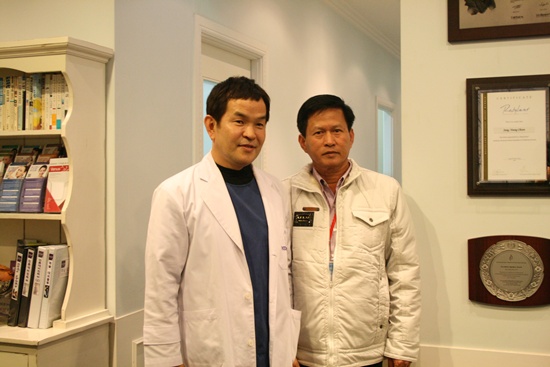 柬埔寨考察旅行团访问江南区整形外科医院