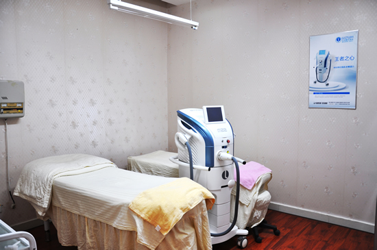 重庆五洲女子激光微整形医院激光美容室