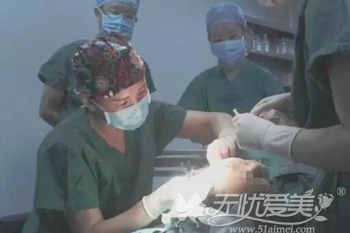 在深圳江南春天做面部童颜线雕提升手术过程