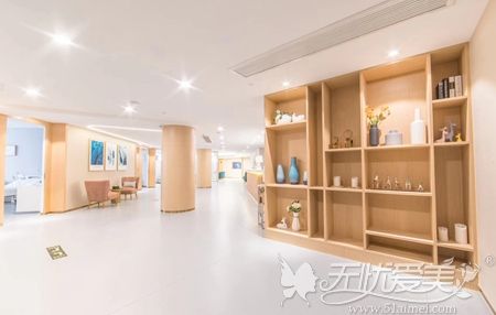台州艺星美容医院走廊