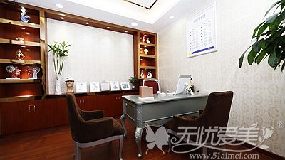 广州仁健植发面诊室