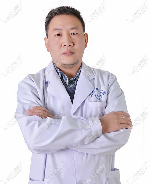 杨高峰 武汉优益佳口腔医生