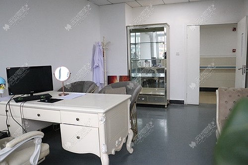 成都西部中西医结合医院整形面诊室